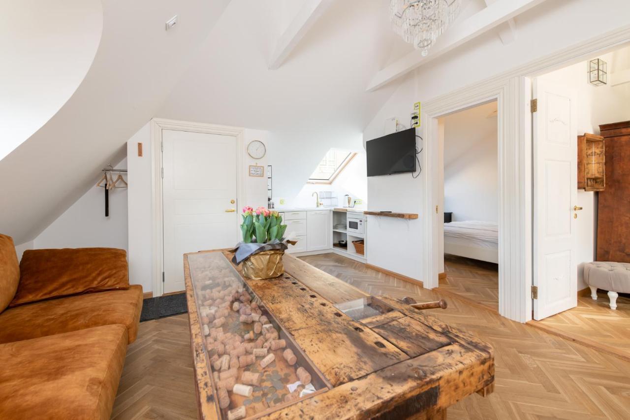 Tatari 32 Rooftop Apartment Tallinn Bagian luar foto