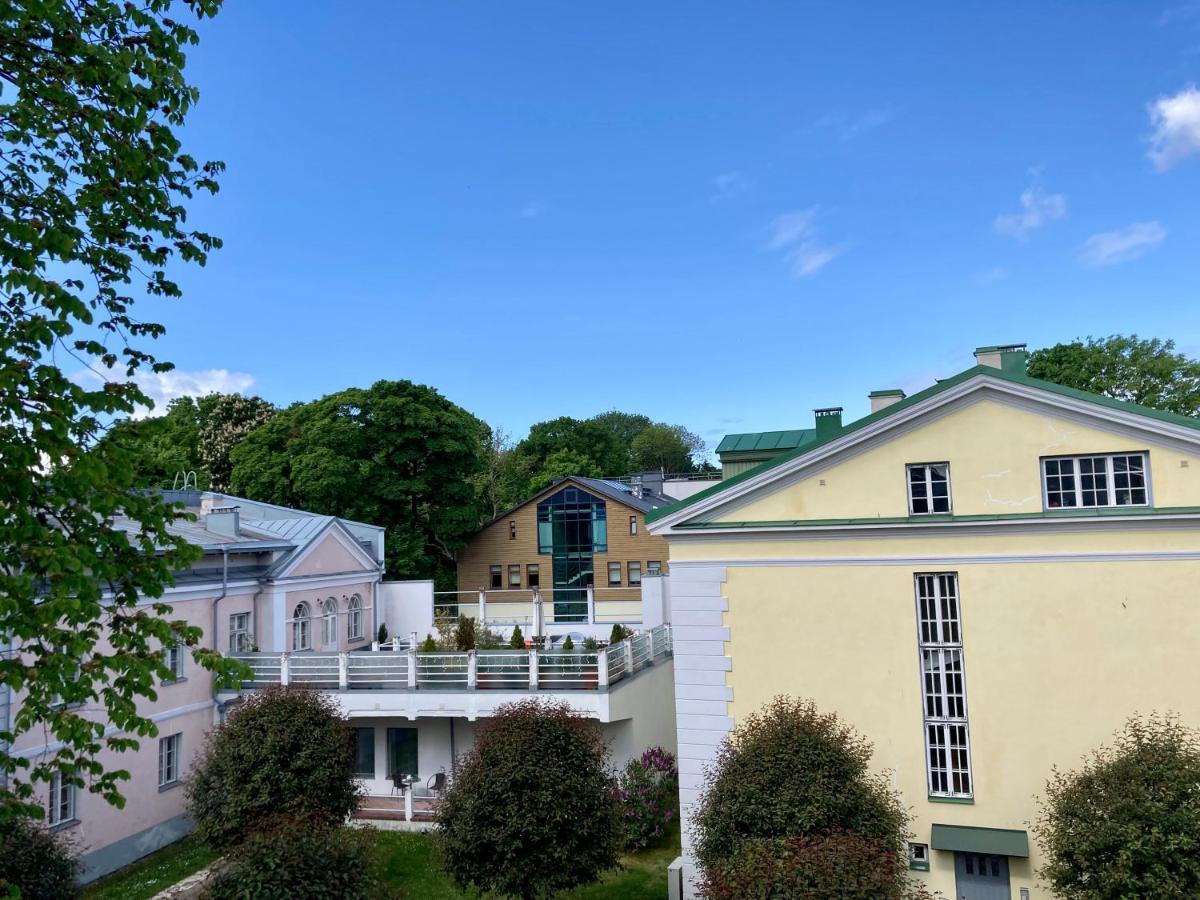 Tatari 32 Rooftop Apartment Tallinn Bagian luar foto